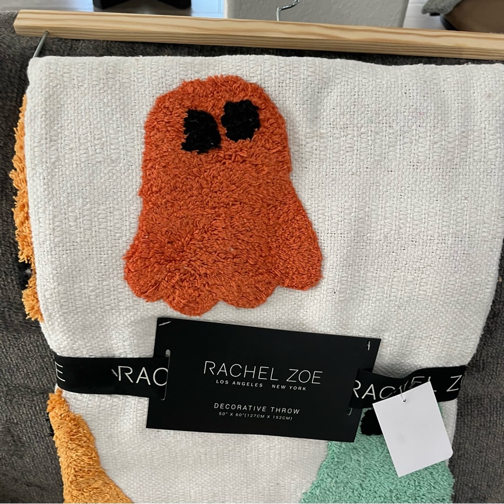 Rachel Zoe Pastel Ghost Blanket Tik Tok Viral Throw Halloween 50” x 60” NWT - Picture 6 of 9